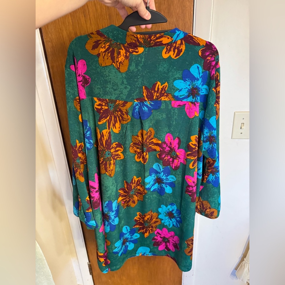 Dear Scarlett Green Floral 3/4 Sleeve V Neck Tunic Top size 2X - Picture 13 of 13